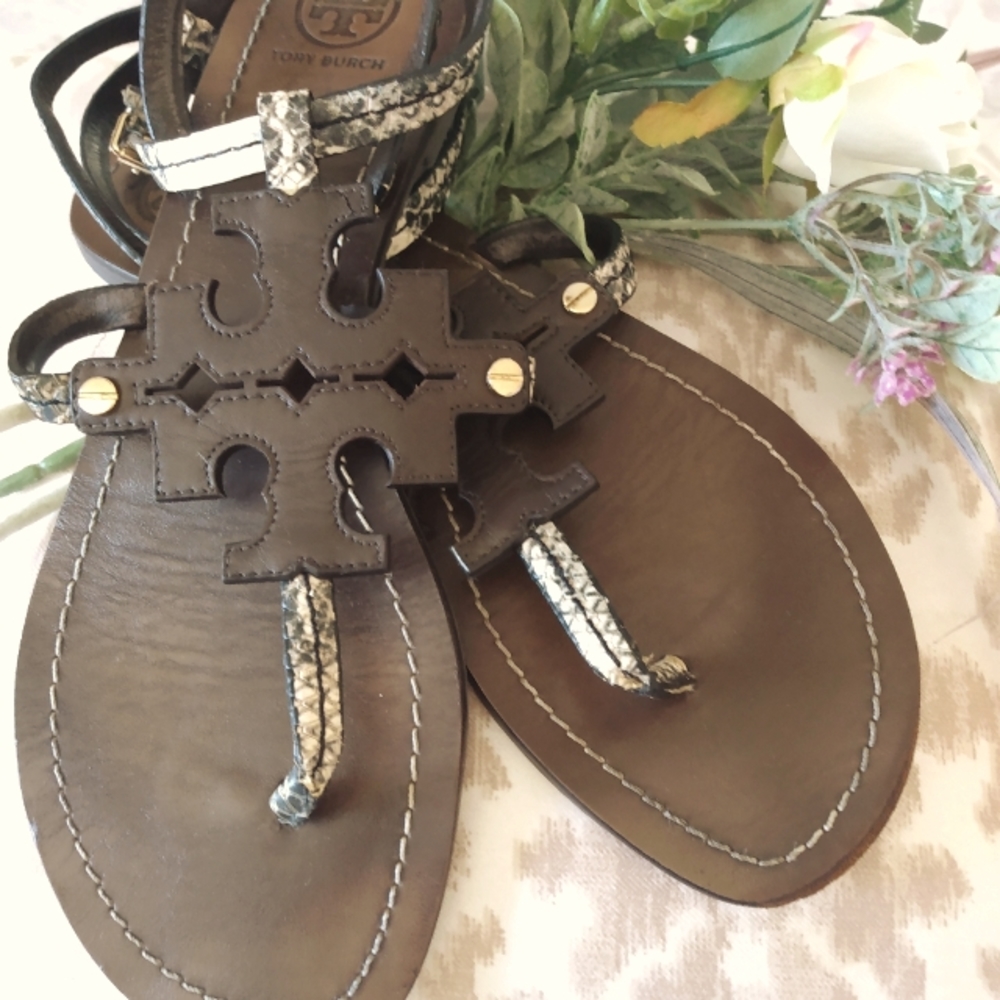 TORY BURCH PYTHON AND CHOCOLATE SANDALS sz 9